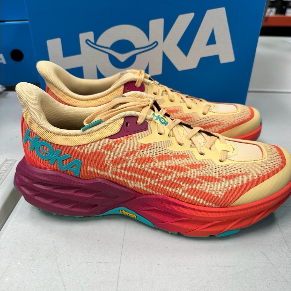 NWT/BOX HOKA WOMEN’S SPEEDGOAT 5 IFLM (IMPALA FLAME)